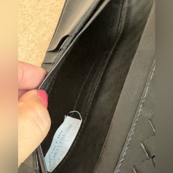 Bottega Veneta Intrecciato Leather Long Black Bifold Wallet - Unisex - Picture 12 of 13